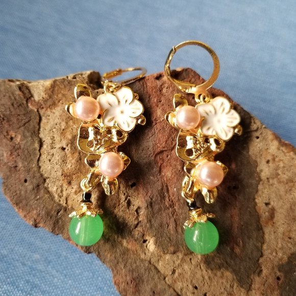 💐Flower & Baubles Beautiful Earrings - NWOT💐 - Picture 4 of 7